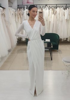 Свадебное платье V69011. С прямой юбкой, длинное без шлейфа.