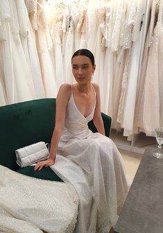 Свадебное платье V69013. В греческом стиле, длинное без шлейфа.